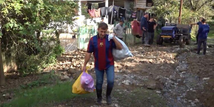ვიდეო – ჰუმანიტარული დახმარება ლანჩხუთში სტიქიით დაზარალებულ მოსახლეობას