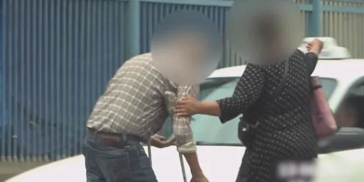 დააკავეს უცხოეთის 4 მოქალაქე, რომლებიც დაზარალებულებს, მათ შორის შშმ პირს, მოწყალების თხოვნას აიძულებდნენ