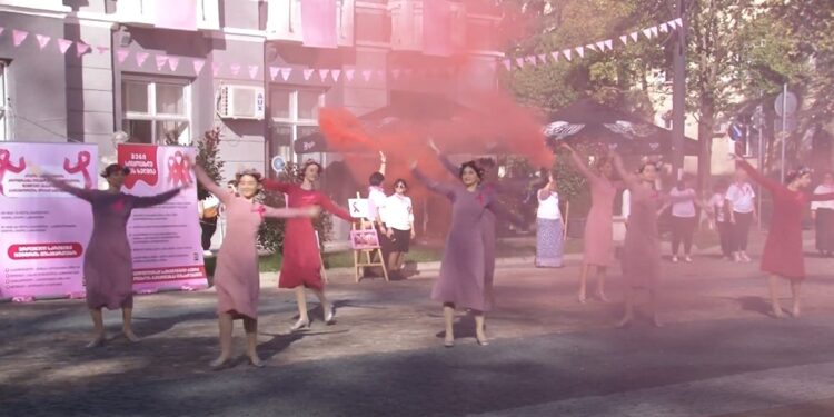 ვიდეო – ”ვარდისფერი ოქტომბრის” კამპანიას ოზურგეთიც შეუერთდა