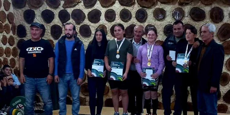 ოზურგეთელი მარიამ გველუკაშვილი ძალოსნობაში საქართველოს ჩემპიონი გახდა