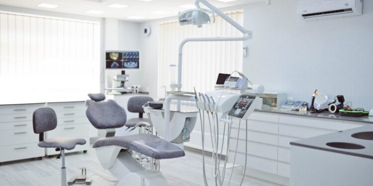 სტომატოლოგიური დაწესებულება ვალდებულია, უზრუნველყოს თანამშრომელთა პროფილაქტიკური იმუნიზაცია B და C ჰეპატიტზე