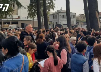 თბილისში, მე-11 სკოლის მშენებლობის დაწყების მოთხოვნით, მშობლები აქციას მართავენ