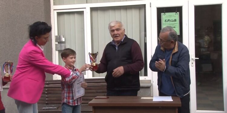 ოზურგეთის საჭადრაკო კლუბში, მოსწავლეთა შორის საჭადრაკო ჩემპიონატის დახურვის ცერემონია გაიმართა