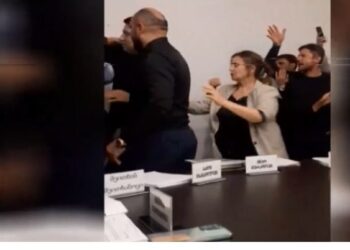 ხელჩართული ჩხუბში გარდაბნის საკრებულოში – ერთ-ერთი პარტიის წევრი საავადმყოფოში გადაიყვანეს