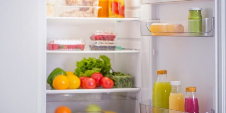 როგორ განვათავსოთ მაცივარში პროდუქტები ისე, რომ დიდხანს შეინახოს – რჩევები