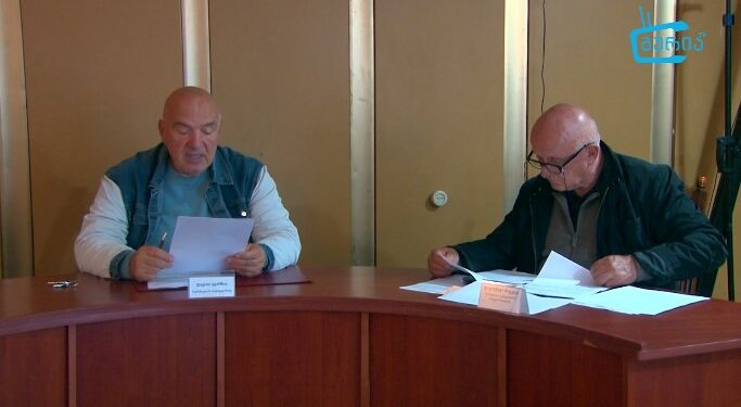 ოზურგეთში ნინოშვილისა და ჟორჟოლიანის ქუჩებზე საგზაო ნიშნები მოწესრიგდება – საკრებულოს ბიუროს სხდომა