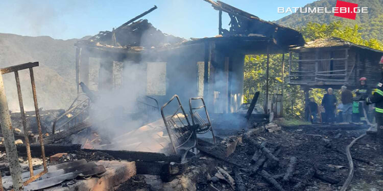 ხელვაჩაურში საცხოვრებელი სახლი დაიწვა