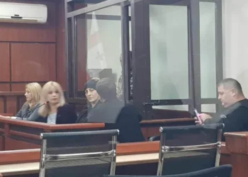 14 წლის გოგონას განზრახ მკვლელობის საქმეზე, მოკლულის დედას და ბიძას პატიმრობა შეუფარდეს