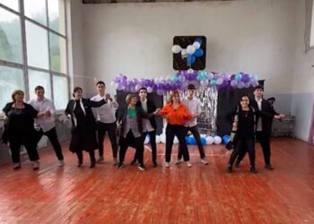 სოფელ შრომაში მოსწავლეებმა მასწავლებლებს სიურპრიზი მოუწყვეს – მასწავლებლის ეროვნული დღე