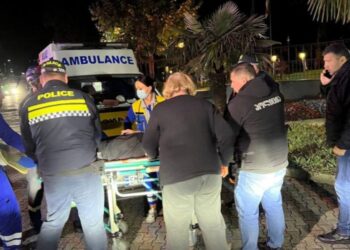 ქუთაისში ჟურნალისტმა პროტესტის ნიშნად თვითდაზიანებები მიიყენა