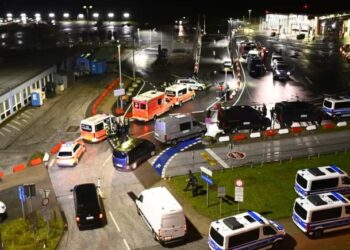 ჰამბურგის აეროპორტი, სადაც შეიარაღებული მამაკაცი იმყოფება, კვლავ დაკეტილია