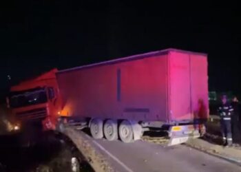 კახეთში გზაზე ტრაილერი გზიდან გადავიდა – მოძრაობა შეფერხებულია