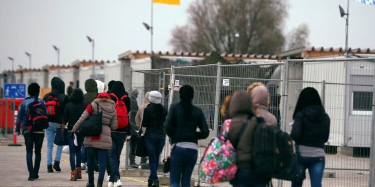 გერმანია ლტოლვილებისთვის ფინანსურ ანაზღაურებას შეამცირებს