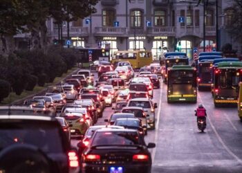 რა შემთხვევაში დაჯარიმდებიან ავტობუსები და სატვირთო ავტომობილები 1000 ლარით – ცვლილებები კანონში