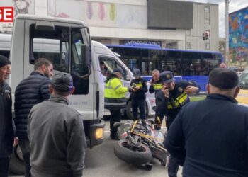 ავარია ბათუმში – მოტოციკლი გაჩერებულ მანქანას შეეჯახა