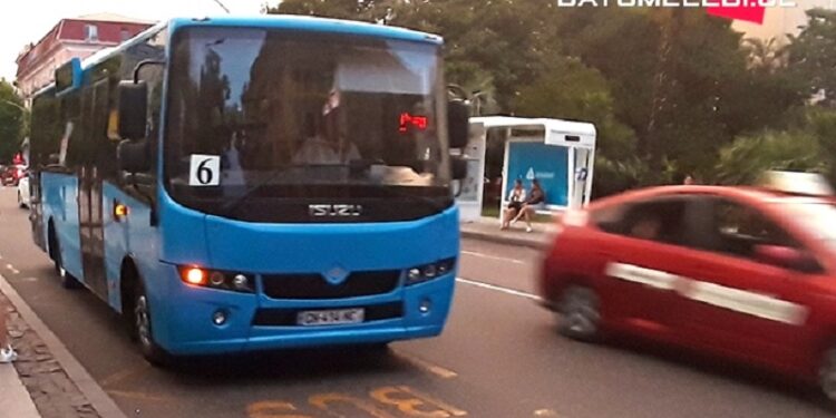 ავტობუსში რადიატორი გასკდა და ბავშვმა დამწვრობა მიიღო – შემთხვევა ბათუმში