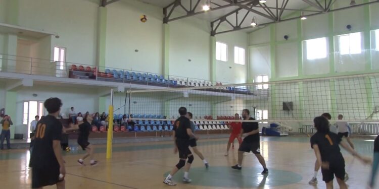 გურიის ფრენბურთის გუნდმა ამხანაგური მატჩი გამართა