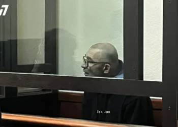 პროკურორი – „კაბუმ” ქალი „აბსტრაქტულ პირებზე ეჭვიანობის ნიადაგზე სცემა“