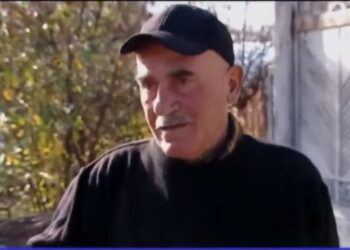 მესამე პირი, რომელიც თამაზ გინტურთან ერთად, ლომისის ეკლესიასთან იმყოფებოდა მედიასთან საუბრობს