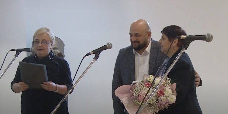 ვიდეო – ოზურგეთში მუნიციპალიტეტის მასშტაბით აღიარებული პედაგოგები დააჯილდოვეს