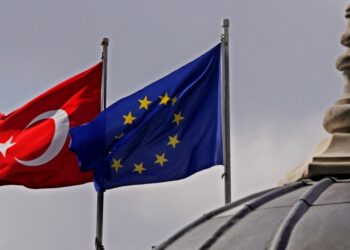 ევროკომისია – “თურქეთი სულ უფრო მეტად შორდება ევროკავშირს”