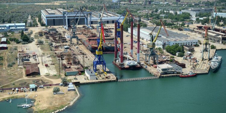 უკრაინამ ყირიმში, რუსეთის გემთსაშენზე საჰაერო იერიში მიიტანა