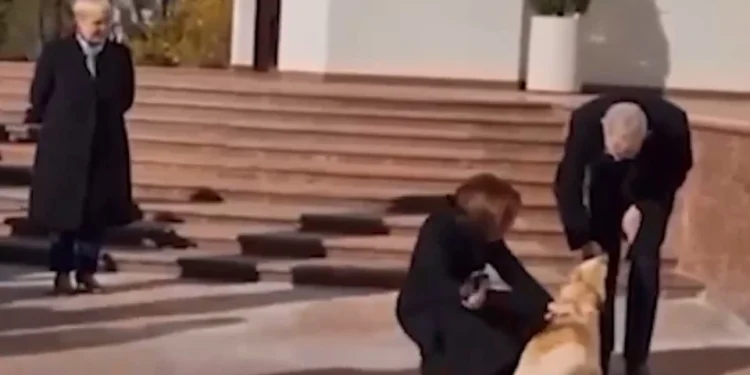 მოლდოვის პრეზიდენტის ძაღლმა ავსტრიის პრეზიდენტს უკბინა