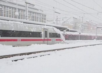 დიდთოვლობა ევროპაში – ზოგ ქვეყანაში ფრენები და სარკინიგზო მიმოსვლა შეჩერდა