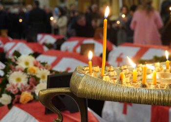 ოკუპირებული აფხაზეთიდან გადმოსვენებული 23 პირი სამხედრო პატივით დაკრძალეს