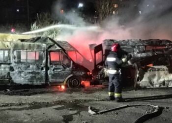 ქუთაისში, სასწრაფო დახმარების ძველ მანქანებს ცეცხლი გაუჩნდა