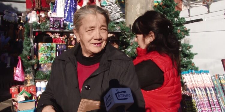 ვიდეო – როგორ ხვდებიან წელს ოზურგეთში ახალ წელს და რამდენად გართულებულია საახალწლო სამზადისი