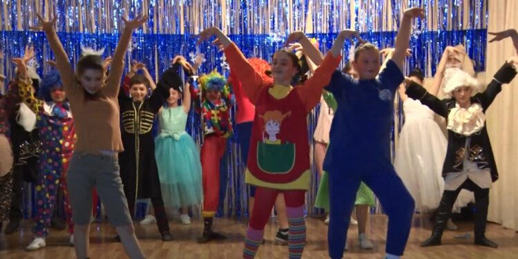 საახალწლო სპექტაკლი ოზურგეთის #2 საჯარო სკოლაში