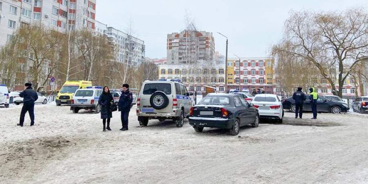 რუსეთში მე-8 კლასელმა გოგომ სკოლაში იარაღი შეიტანა – სროლისას დაიღუპა 2 ადამიანი