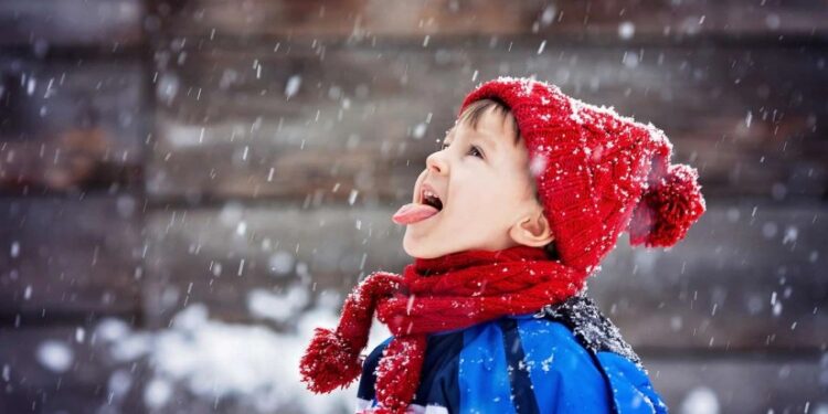 5 მითი ზამთარში ბავშვების ჯანმრთელობაზე, რომლებსაც ხშირად შეცდომაში შევყავართ