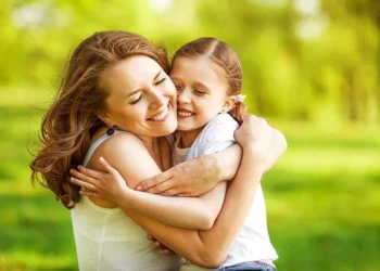 რატომაა მნიშვნელოვანი, ბავშვებს ხშირად რომ ჩავეხუტოთ