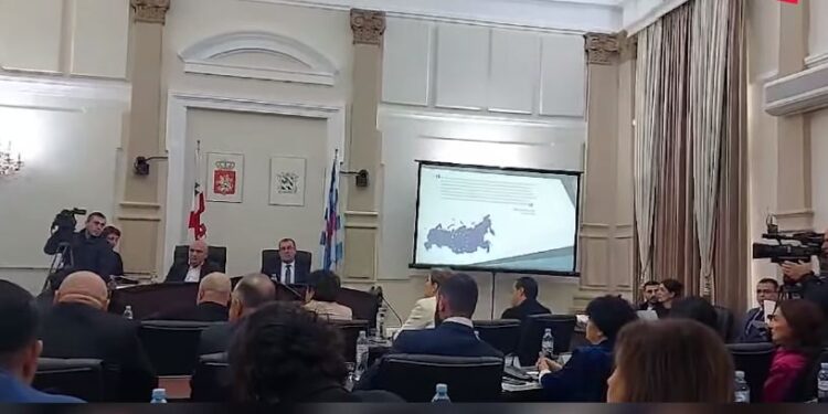ბათუმის მერის განცხადება და ეკრანზე რუსეთის დროშა – ვის დაეკისრა პასუხიმგებლობა