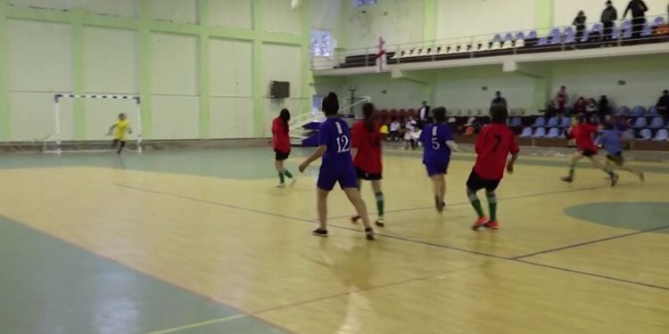 ოზურგეთის სპორტის სასახლეში, თამაზ მალაზონიას ხსოვნისადმი მიძღვნილი ტურნირი გაიმართა, გოგონათა შორის მინი ფეხბურთში