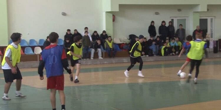 მინიფეხბურთის ფინალი, ოზურგეთის #4 და #2 საჯარო სკოლებს შორის