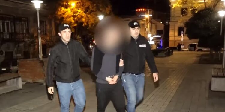 განზრახ მკვლელობის მცდელობისა და პოლიციელის დაჭრის საქმეზე ერთ პირს ბრალდება წარედგინა