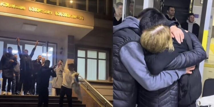 12-მა ნაფიცმა მსაჯულმა, გარდაბნის რაიონში მამის მკვლელობაში ბრალდებული ბიჭი უდანაშაულოდ ცნო