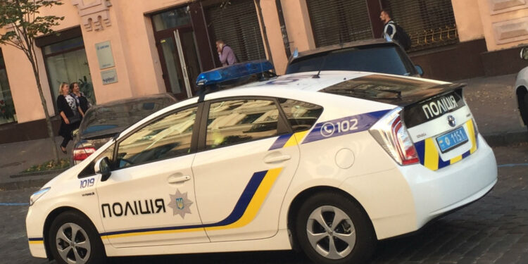 კიევში ქალმა მე-7 სართულიდან ლეკვი გადმოაგდო – მას 3-დან 5 წლამდე ვადით პატიმრობა ემუქრება