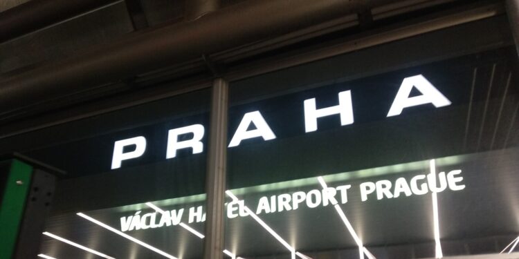 პრაღის აეროპორტიდან მგზავრების ევაკუაცია მოხდა