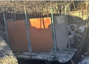 კაცს რკინის კონსტრუქცია დაეცა და ადგილზე გარდაიცვალა – შემთხვევა ახმეტაში