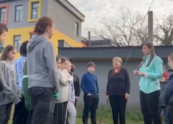 ოზურგეთის #1 საჯარო სკოლის ეზოში გარემოსდაცვითი ღონისძიება გაიმართა