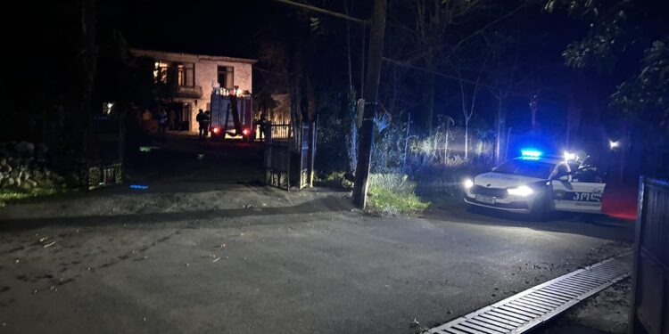 ოზურგეთში საცხოვრებელ სახლში ხანძარი გაჩნდა