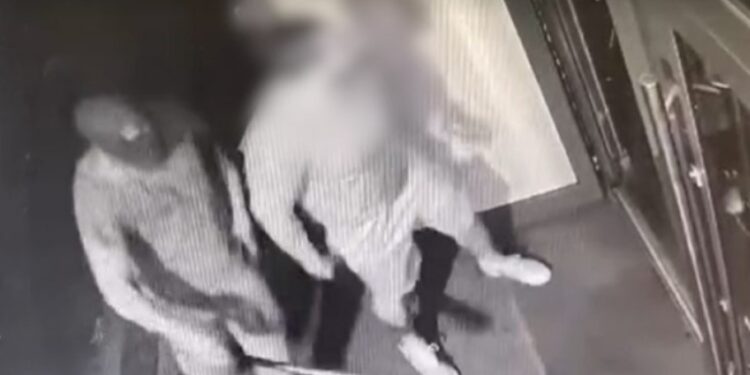 პოლონეთში ორი ქართველი დააკაცეს, მათ კაცის ცემა და გაძარცვა ედებათ ბრალად