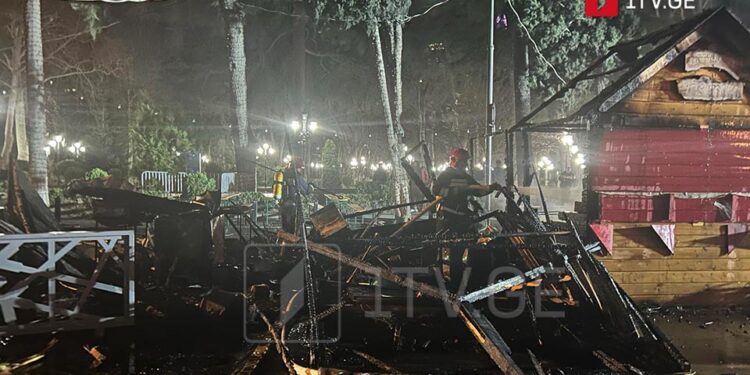 თბილისში, საახალწლო სოფელში ხანძარი იყო