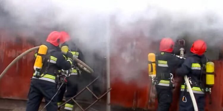 ხანძარი თბილისში – ცეცხლი კონტეინერს გაუჩნდა