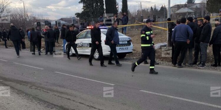 გზის პირას ბოსტნეულით მოვაჭრე ორ ძმას მანქანა დაეჯახა, არასრულწლოვნები ადგილზევე დაიღუპნენ – ავტოსაგზაო შემთხვევა ბოლნისში