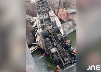 სატვირთო მდინარეში გადავარდა, დაიღუპა მძღოლი – ავტოსაგზაო შემთხვევა ახალქალაქის შესასვლელთან